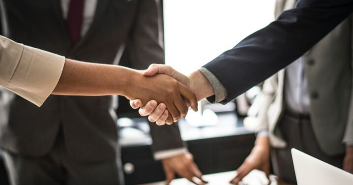 Le réseautage dans un événement de recrutement
